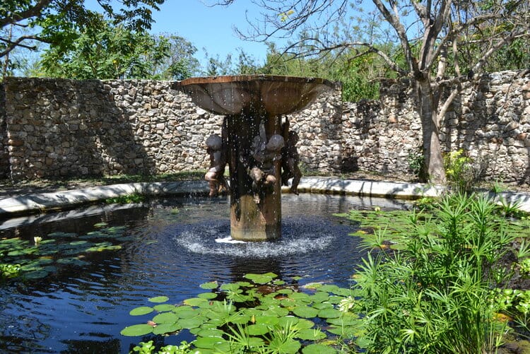 Photo of the retreat center in Mexico